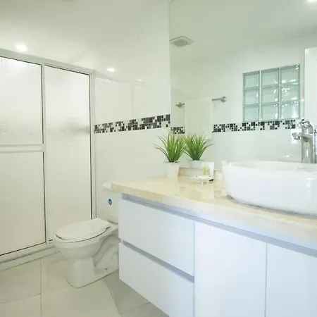 Riviera Del Mar - Livin Colombia Apartment *