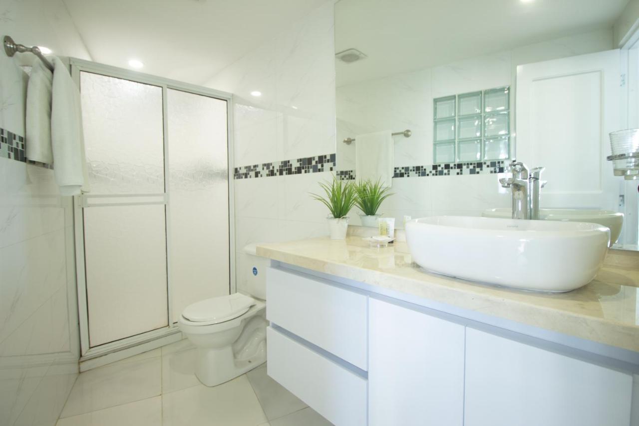 Riviera Del Mar - Livin Colombia Apartment *